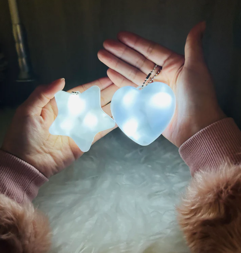 ShinyCharms™ - Świecące breloczki!
